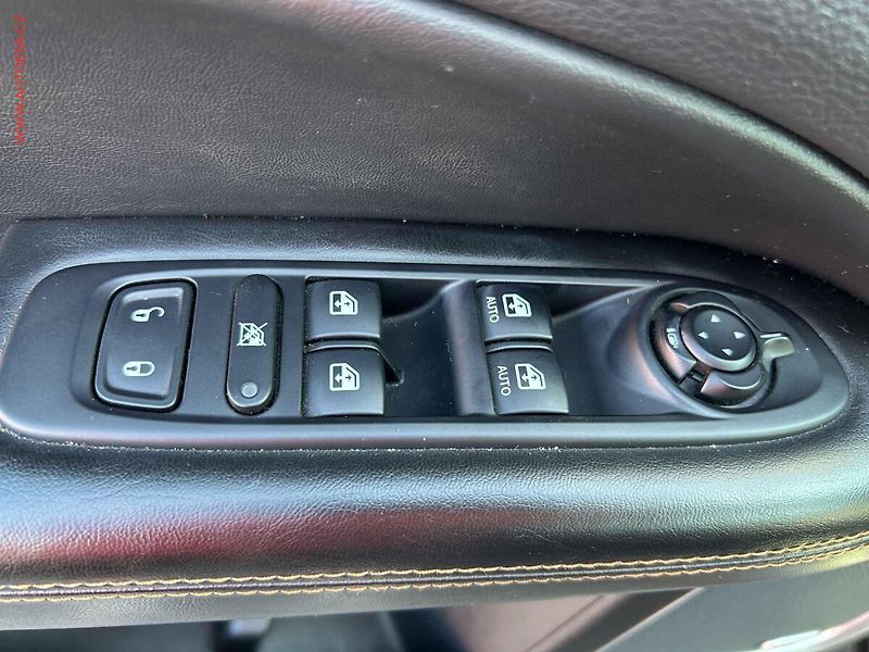Jeep Compass (2017) 1.4 M-iAir 4X4, Limited, AT - fotka 11 z 18