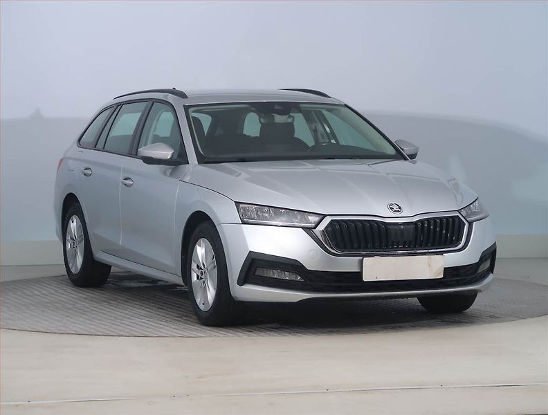 Škoda Octavia (2022) Ambition 2.0 TDI, ČR,1.maj - fotografie inzerátu