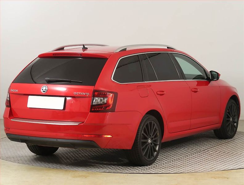 Škoda Octavia (2019) Style 1.5 TSI, Serv.kniha - fotka 5 z 19