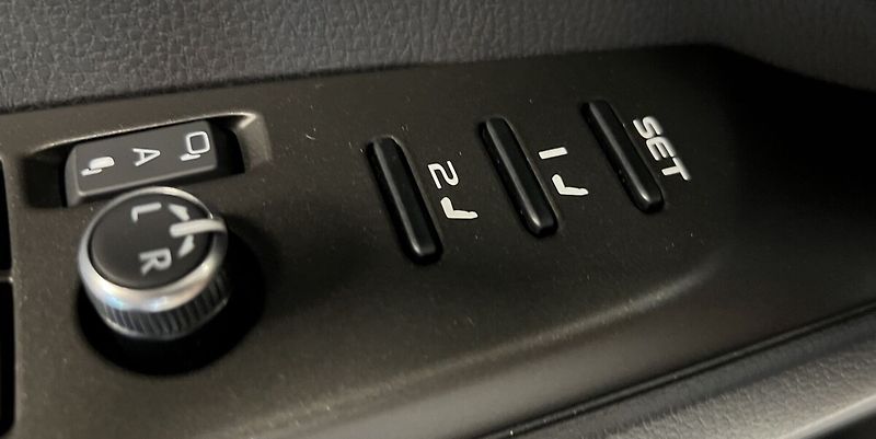 Toyota Camry 2.5 Hybrid AT EXECUTIVE - fotka 8 z 19