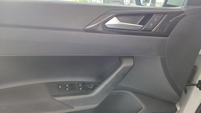 Volkswagen Polo People 1,0 TSI 70 kW 5G - fotka 17 z 27