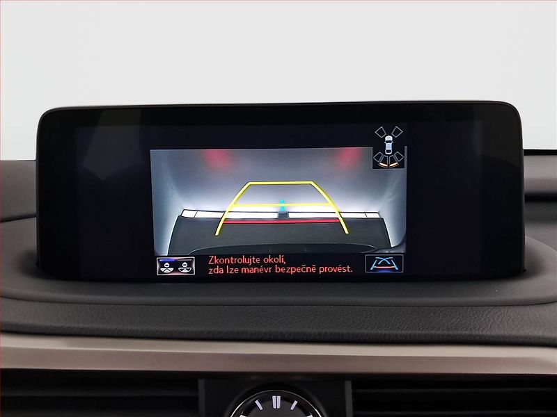 Lexus RX 400h (2022) 300 AWD - fotka 24 z 24