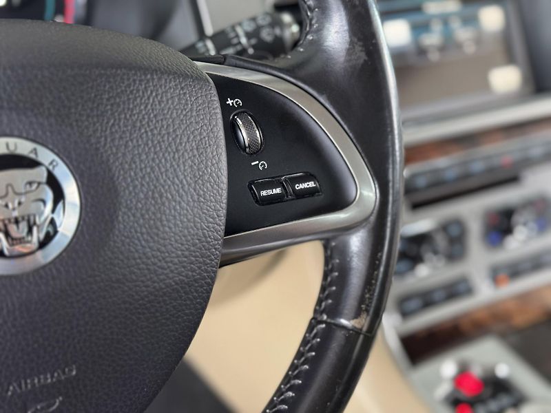 Jaguar XF 2,2d 147kW*AUT*Navi*Kamera - fotka 22 z 34
