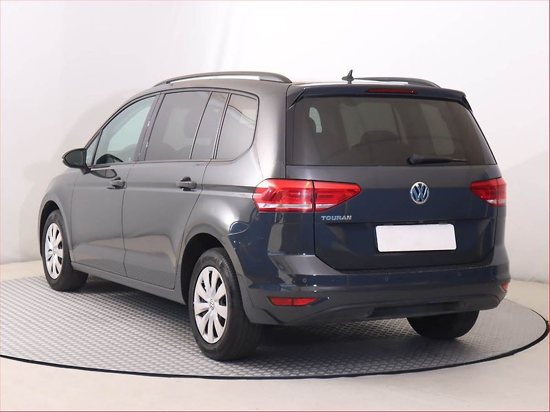 Volkswagen Touran (2019) Comfortline 1.5 TSI, Automat - fotka 4 z 20