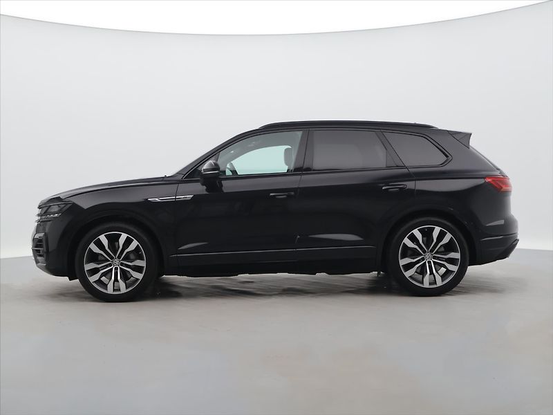 Volkswagen Touareg 3,0 TSI 250 kW 4x4 CZ R-line - fotka 4 z 29