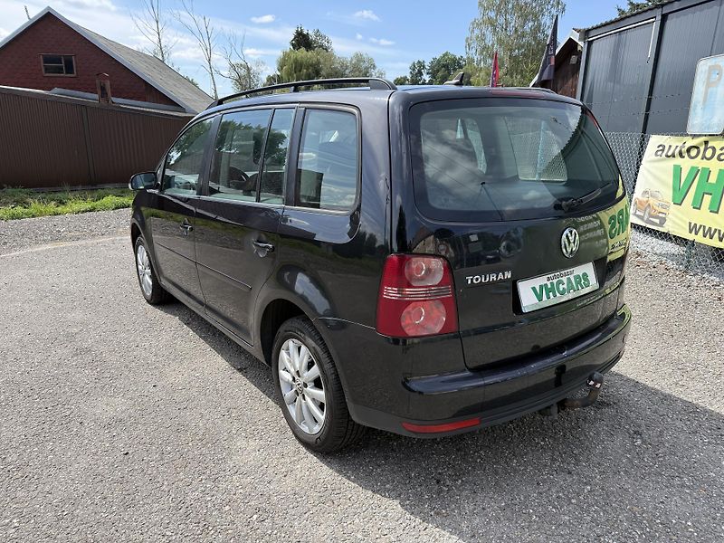 Volkswagen Touran 2,0TDI - fotka 5 z 20