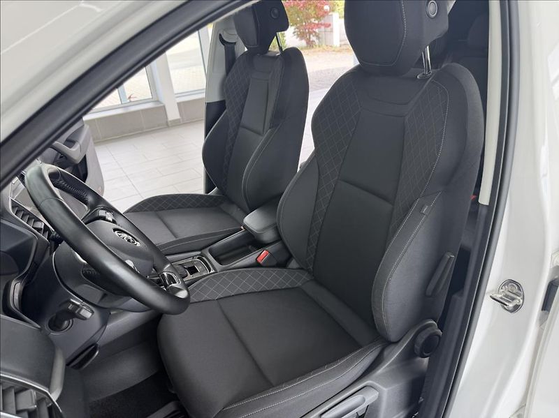 Škoda Karoq 2,0 TDi, DSG,NAVI,TZ,LED - fotka 12 z 28