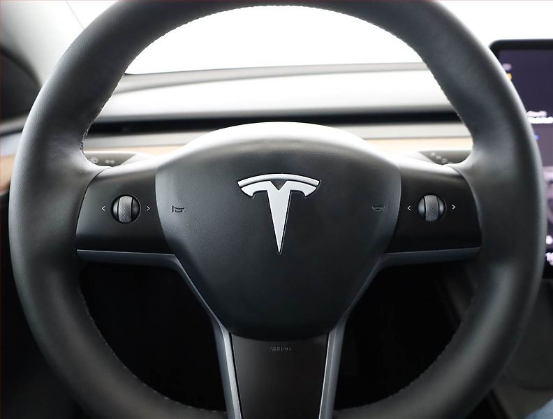 Tesla Model Y (2024) Long Range RWD 79kWh, SoH 92% - fotka 8 z 22
