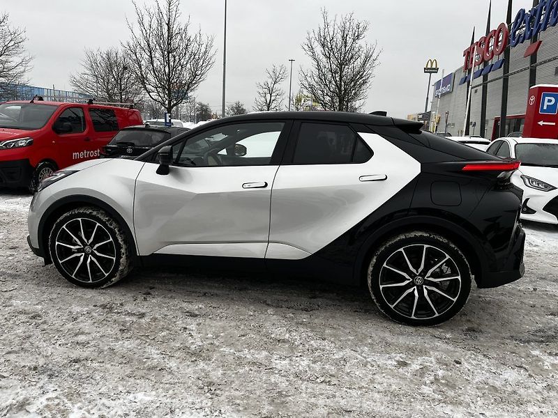 Toyota C-HR 2.0 Plug-in Hybrid ODBĚR IHNED - fotka 9 z 29