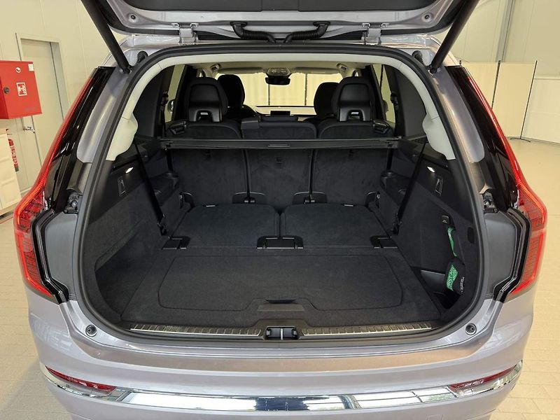 Volvo XC90 (2026) B5 2.0L 250+14 HP AT8 AWD CORE - fotka 23 z 28