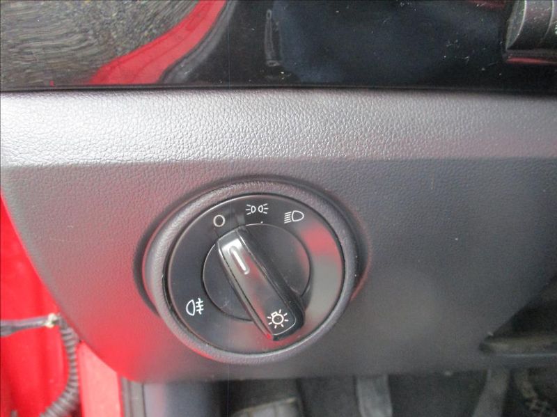 Volkswagen up! 1,0 MPi, klima, serv.kniha, - fotka 14 z 32