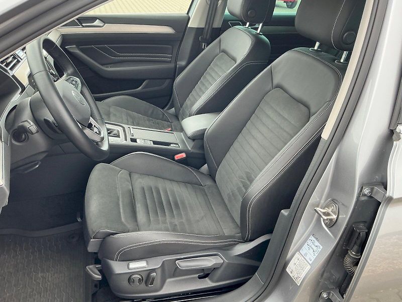 Volkswagen Passat (2021) 2.0 TDI DSG Elegance R-Line - fotka 16 z 22
