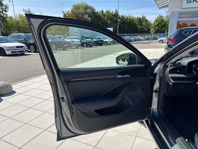 Škoda Superb L&K 2.0TDI 142kW 4x4 DSG - fotka 22 z 30