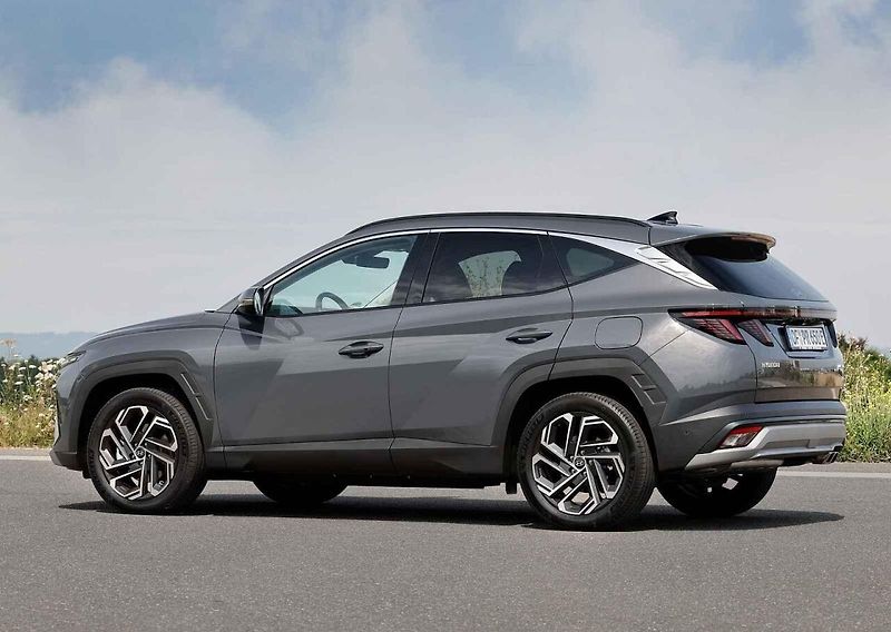 Nový Hyundai Tucson opustil pixely i motiv andělských křídel.
