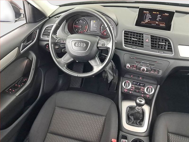 Audi Q3 (2013) basis 2.0 TDI, Serv.kniha - fotka 7 z 18