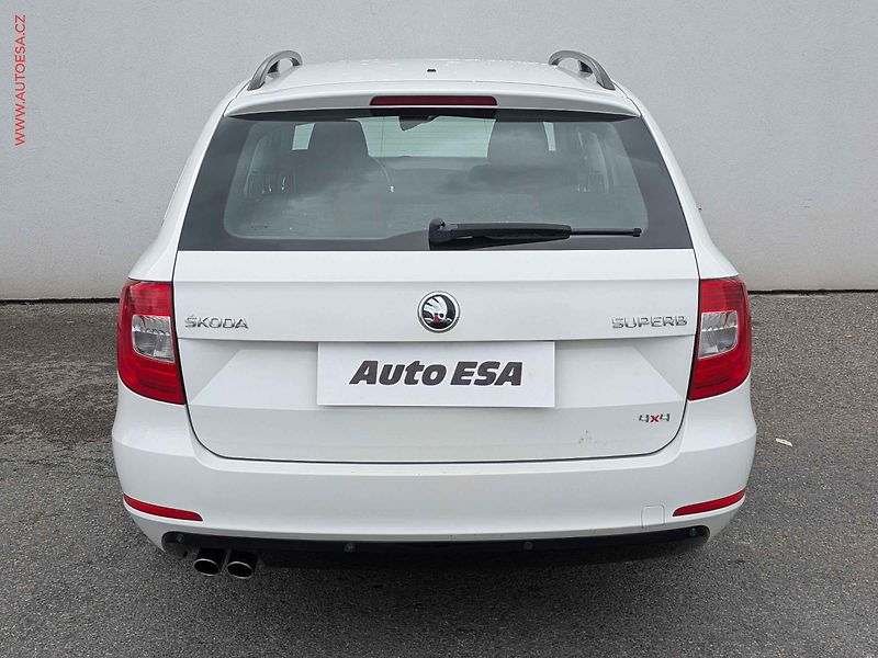 Škoda Superb (2015) 2.0TDi 4x4, ČR, DSG, xenon - fotka 5 z 18