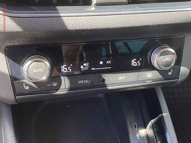 Škoda Scala (2019) 1.0 TSi, ČR, Style, LED - fotka 14 z 17