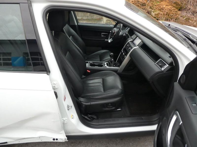 Land Rover Discovery Sport 2,0 D 132kW  7 míst navigace  - fotka 13 z 15