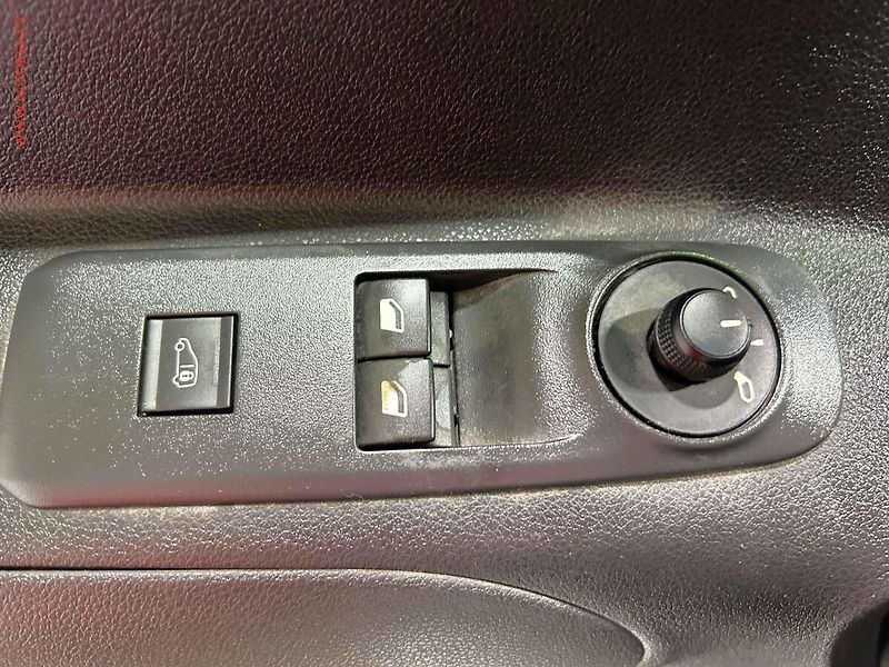 Citroën Berlingo (2019) 1.5HDi, 1.maj,ČR, AC - fotka 10 z 12
