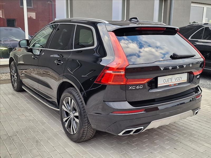 Volvo XC60 B4 145kW AWD Momentum Pro,ČR - fotka 8 z 50