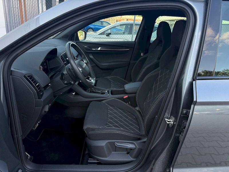 Škoda Karoq (2025) 2.0 TSi 140 Kw DSG 4x4 SportLi - fotka 9 z 30