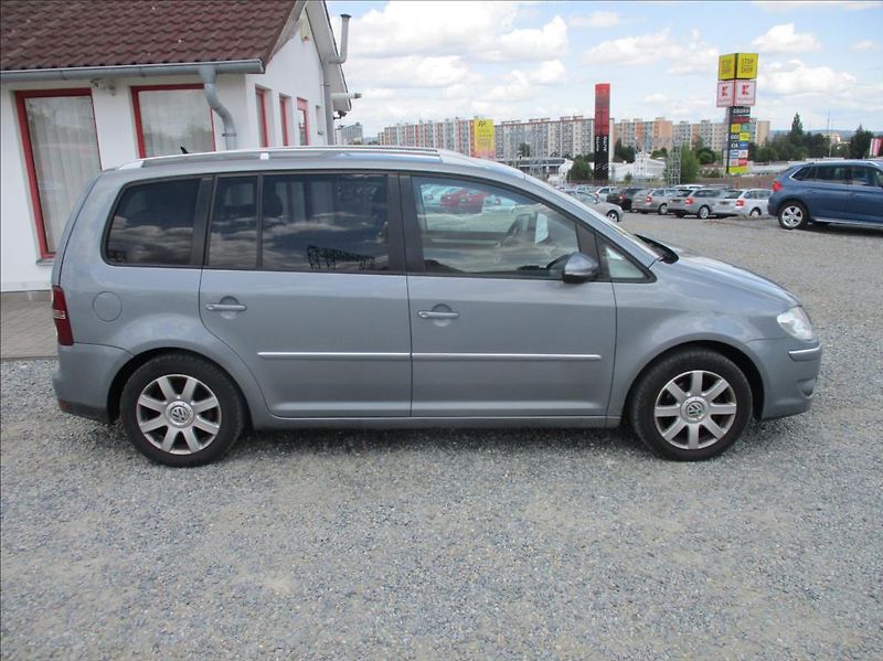 Volkswagen Touran 1,9 TDI, aut.klima,Navi,tažné, - fotka 5 z 21
