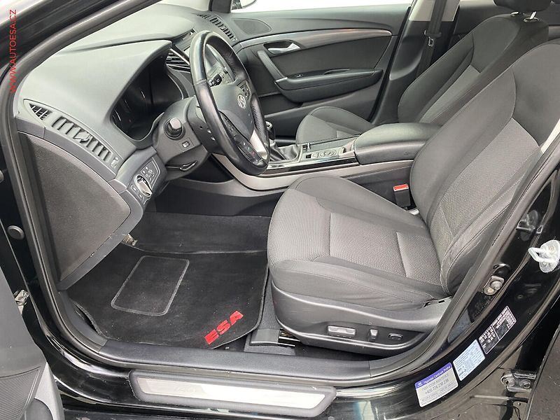 Hyundai i40 (2017) 1.7 CRDi, ČR, AC, park.čidla - fotka 9 z 19