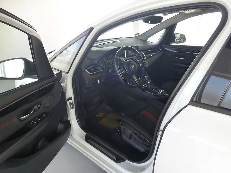 BMW Řada 2 (2016) 2,0D*NAVI*ALU*VYHŘ.SED*M.PAKET - fotka 10 z 31