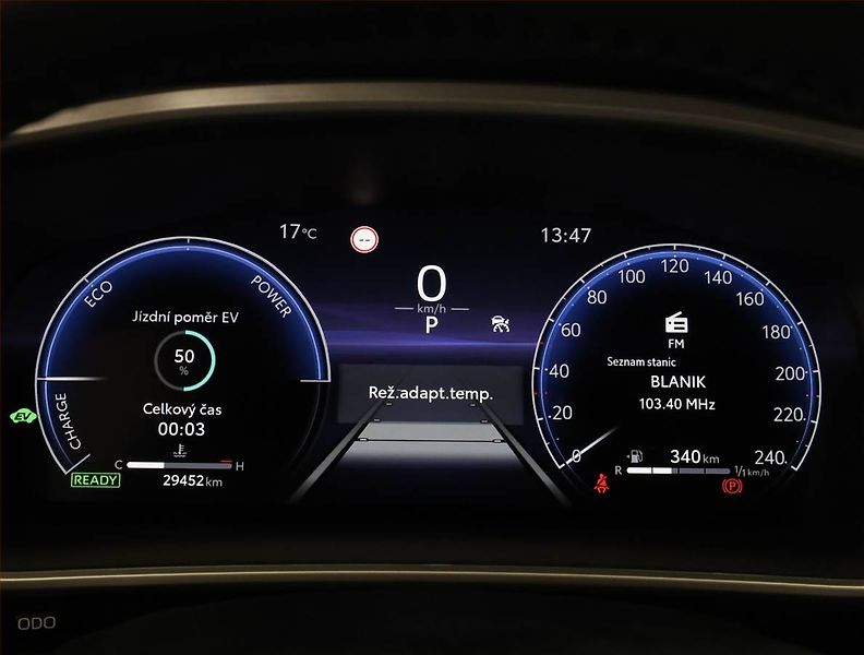 Toyota Corolla Cross (2024) 2.0 Hybrid 2WD - fotka 9 z 19