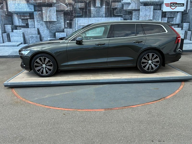 Volvo V60 (2020) 2.0D,140KW,BLIS,ACC,MATRIX,DPH - fotka 4 z 26