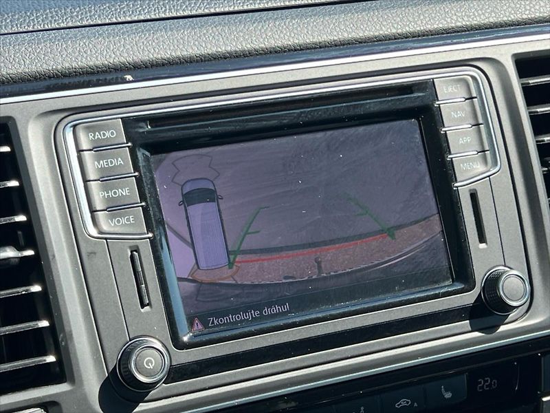 Volkswagen Multivan 2,0 TDi 7DSG 4Motion EDITION - fotka 17 z 29