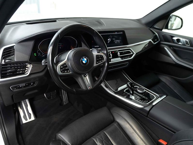 BMW X5 xDrive40i - fotka 11 z 23