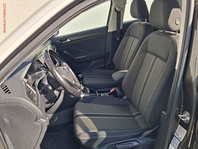 Volkswagen T-Roc (2018) 1.5 TSi, Comfortline, navi - fotka 9 z 18