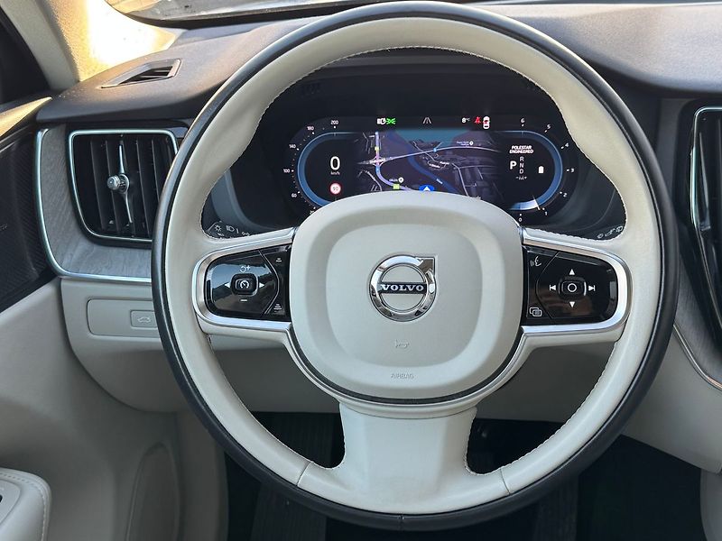 Volvo XC60 PLUS B4 AWD, POLESTAR, TZ - fotka 23 z 26