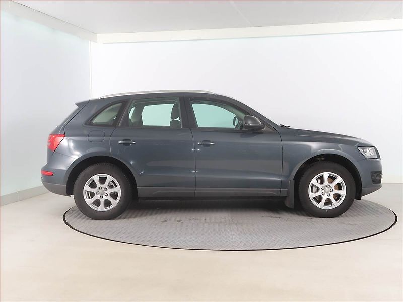 Audi Q5 (2009) 2.0 TDI, 4X4, Serv.kniha - fotka 6 z 15