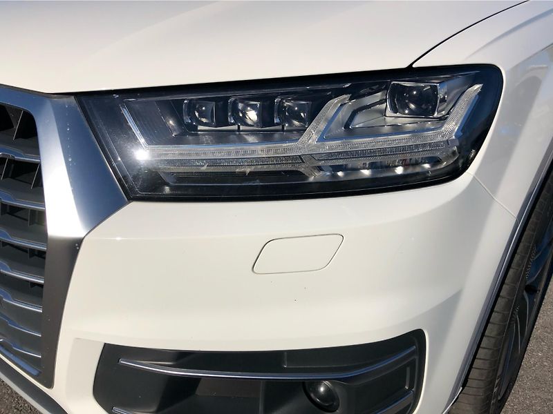 Audi Q7 3.0TDi S-LINE - fotka 25 z 30