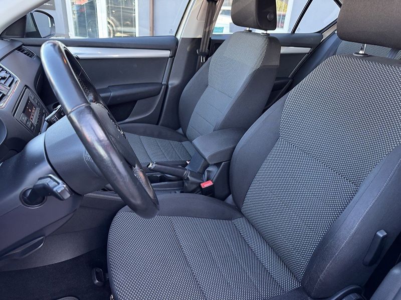 Škoda Octavia (2013) 2.0TDi  Klima Tempomat BT - fotka 27 z 45