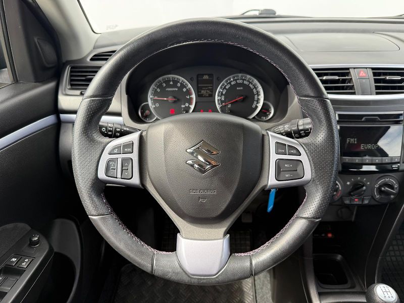 Suzuki Swift 1,2i 69kW - fotka 15 z 25