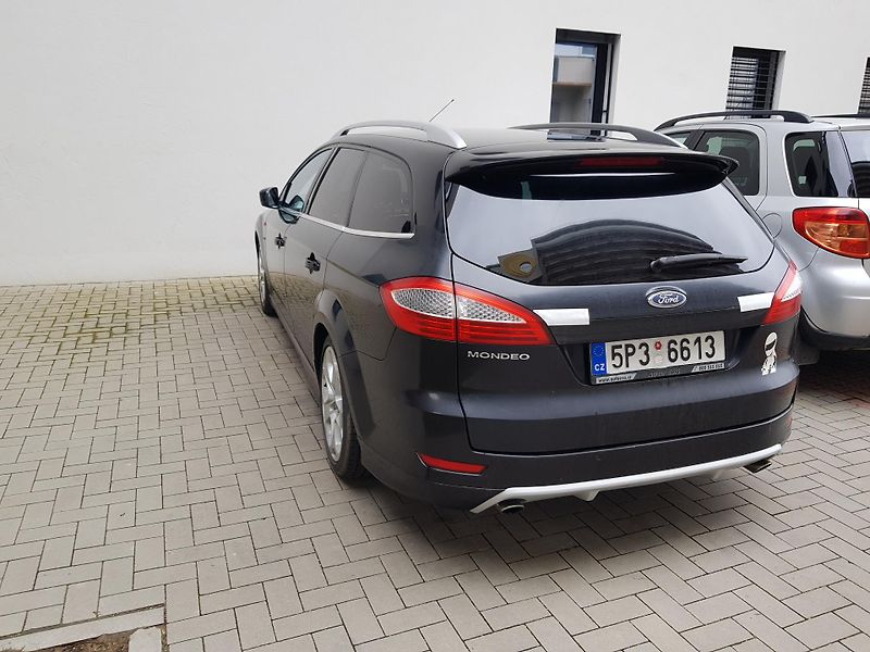 Ford Mondeo (2009) 2,5T Titanium  - fotka 4 z 12