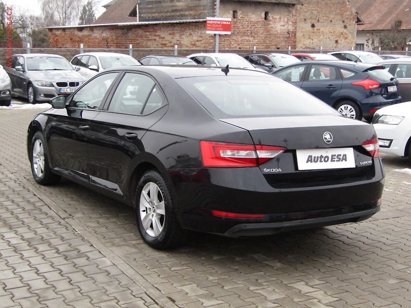 Škoda Superb (2018) 2.0 TDi, Active - fotka 6 z 17