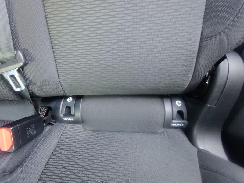 Land Rover Discovery Sport 2,0/110kW, Tdi SE 4x4, AUTOMAT - fotka 18 z 31