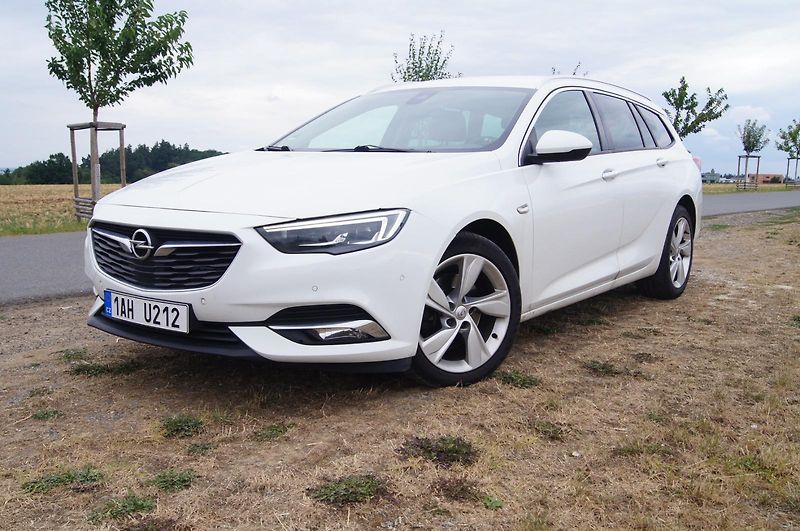 Opel Insignia (2018) - fotka 1 z 9