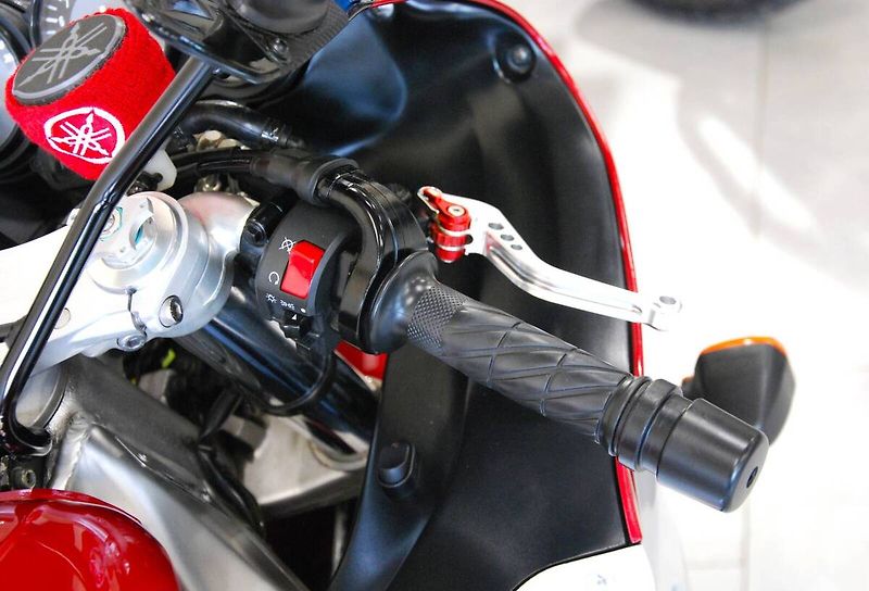 Yamaha YZF 1000 R Thunderace (1998) - fotka 9 z 20