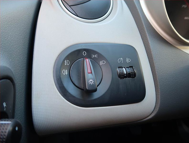 Seat Ibiza (2010) 1.4 16V, po STK, jezdí dobře - fotka 15 z 18