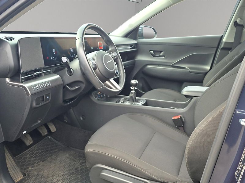 Hyundai Kona (2024) Comfort Club 1.0T-GDi 83kW, Se - fotka 21 z 24