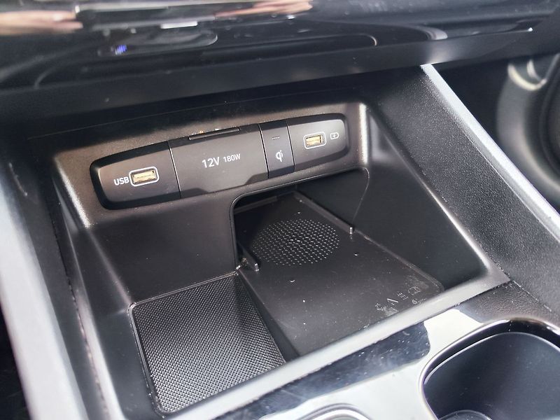 Hyundai Tucson 1.6CRDI/100kW SmartNav DCT 4X4 - fotka 22 z 32