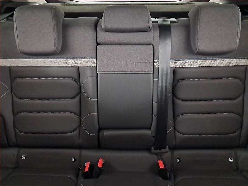Citroën C4 (2023) 1.2 PureTech - fotka 10 z 18