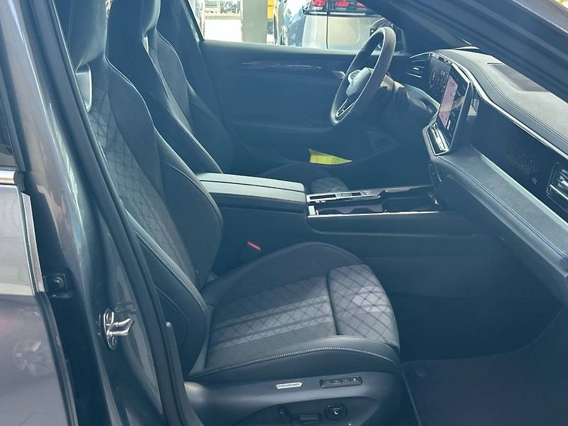 Volkswagen Passat (2026) 2.0 TDI 7DSG R-Line - fotka 18 z 35