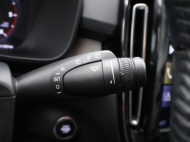 Volvo XC40 2,0 D3 110kW Aut. Inscription - fotka 20 z 32