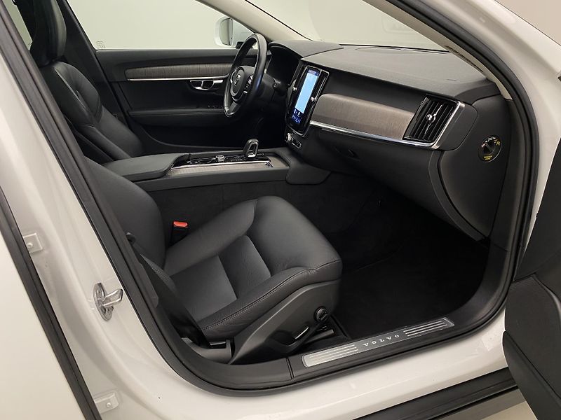 Volvo V90 CC B4 AWD PLUS AUT - fotka 30 z 56